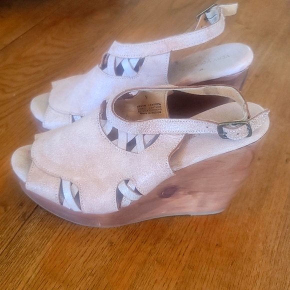 Very Volatile Wood Wedge - Picture 1 of 7